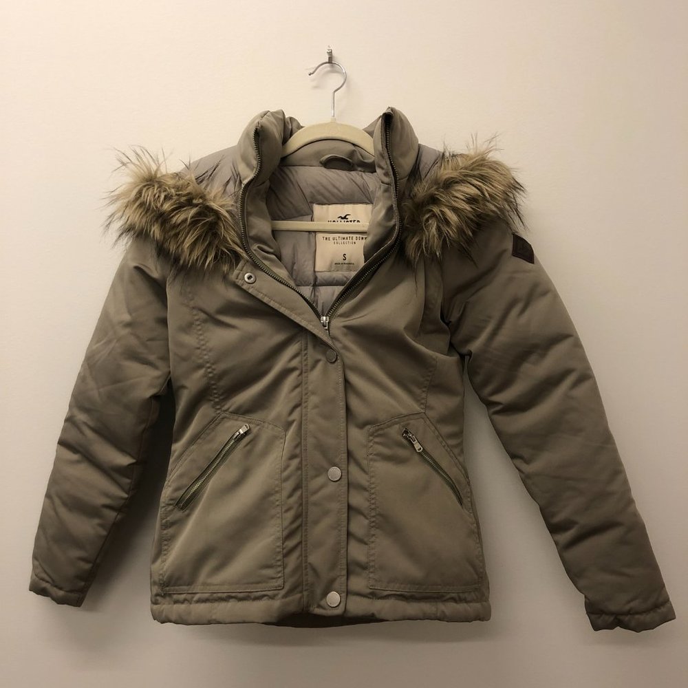 Hollister The Ultimate Down Collection Coat